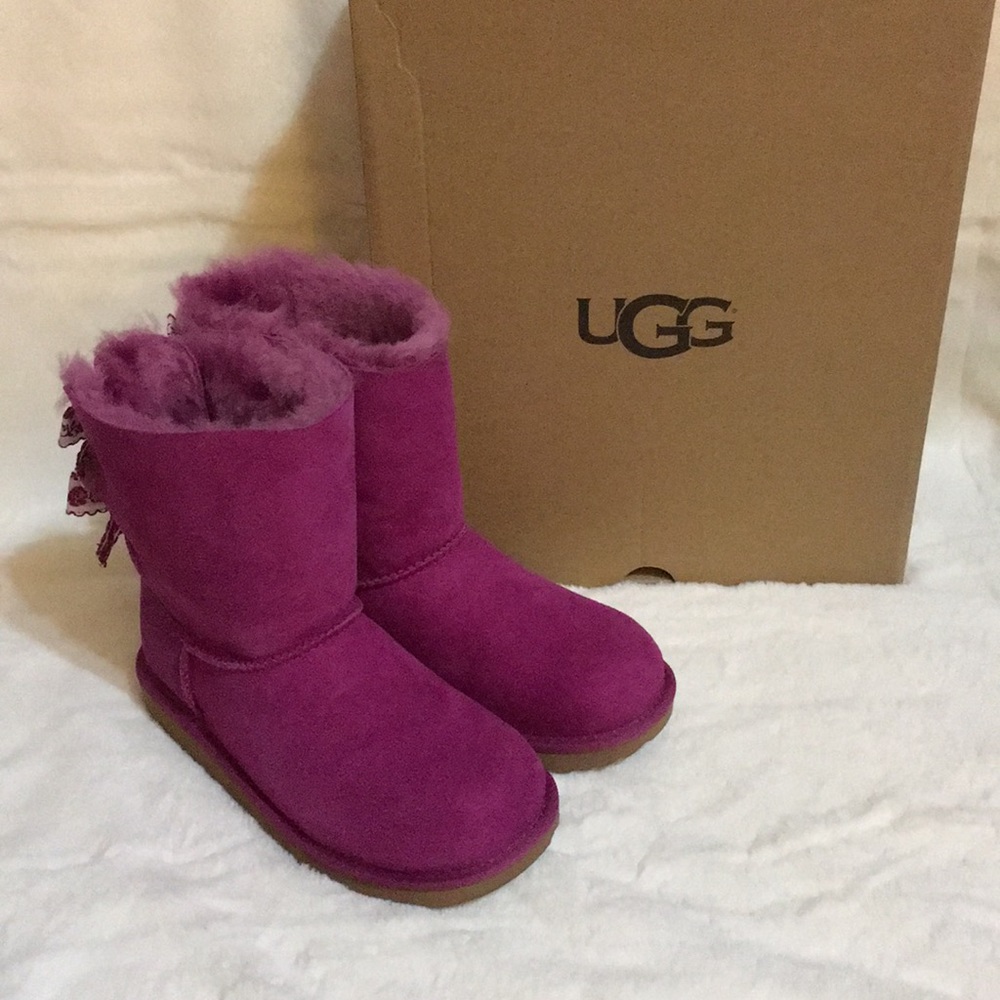 Ugg Bailey Bow II Embroidered Bow